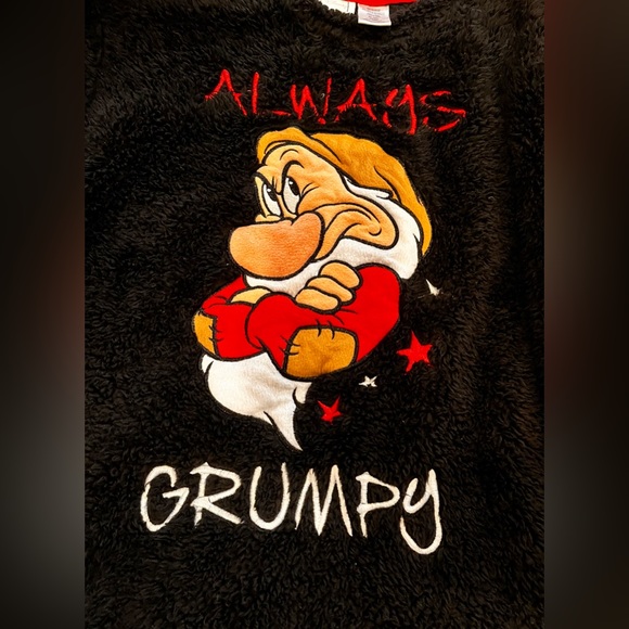 Disney size small super soft Always Grumpy Snow White top - Picture 4 of 5